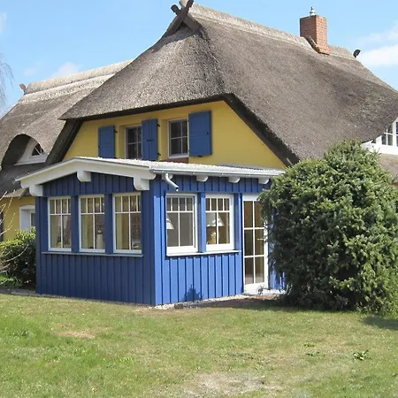 Ferienwohnungen Reetwinkel In Wieck Exterior photo