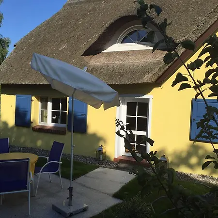 Ferienwohnungen Reetwinkel In Wieck Exterior photo