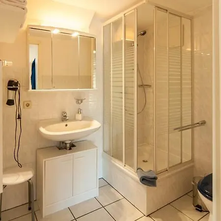 Ferienwohnungen Reetwinkel In Wieck Room photo