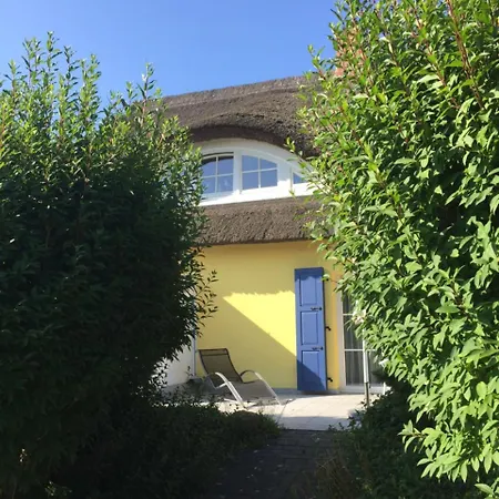 Ferienwohnungen Reetwinkel In Wieck Exterior photo